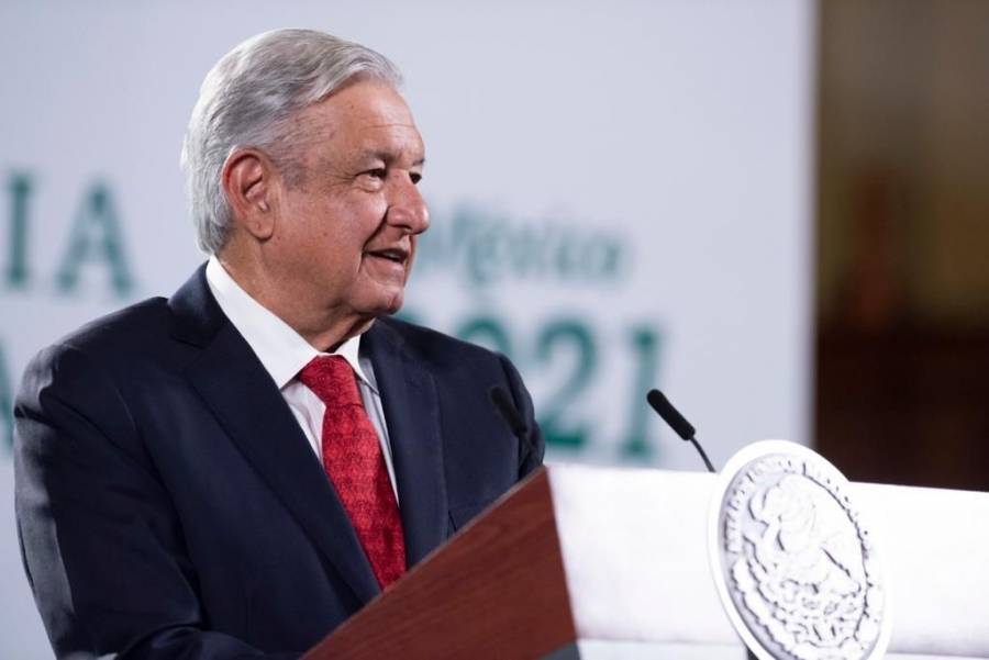 AMLO defiende control de puertos por parte de la Marina