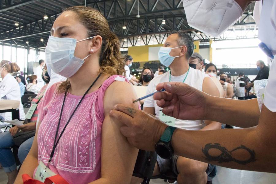 Aplican más de 511 mil dosis contra COVID-19 en México