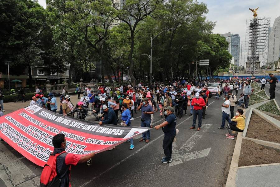 Reclama CNTE diálogo con AMLO y libertad a normalistas