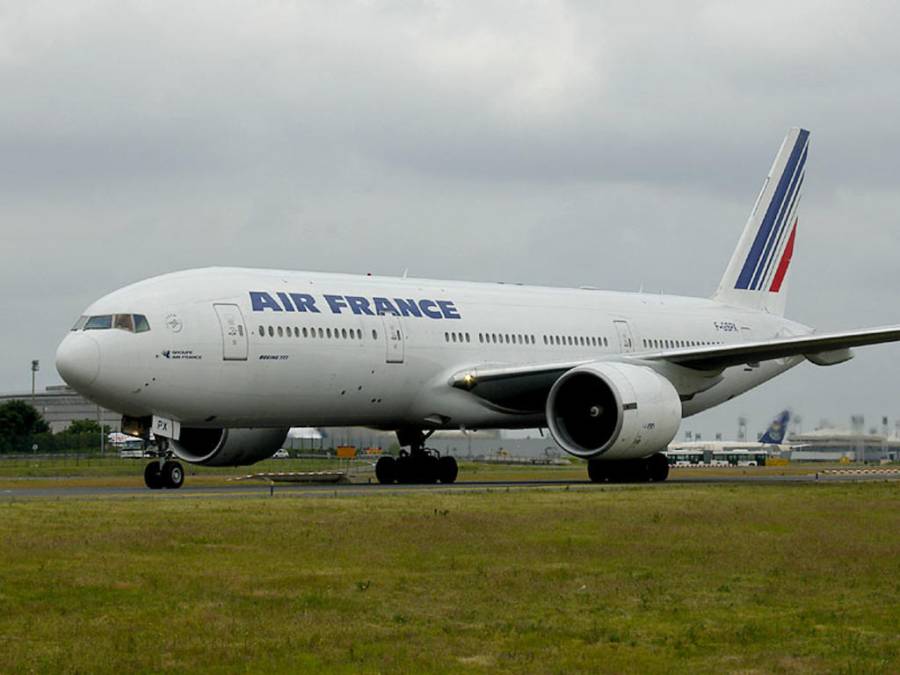 Avión de Air France es aislado en aeropuerto de París, debido a sospecha de bomba