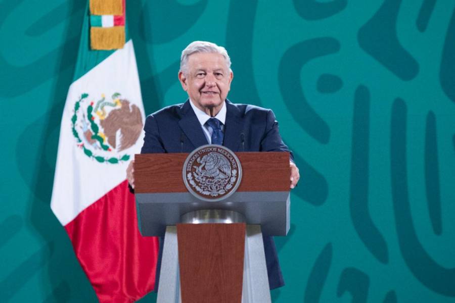 AMLO anuncia que irá a Aguililla, pueblo que padece la guerra del narco