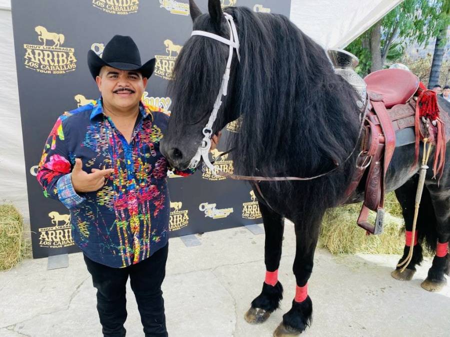 Chuy Liz&aacute;rraga anuncia gira por EUA con jaripeo