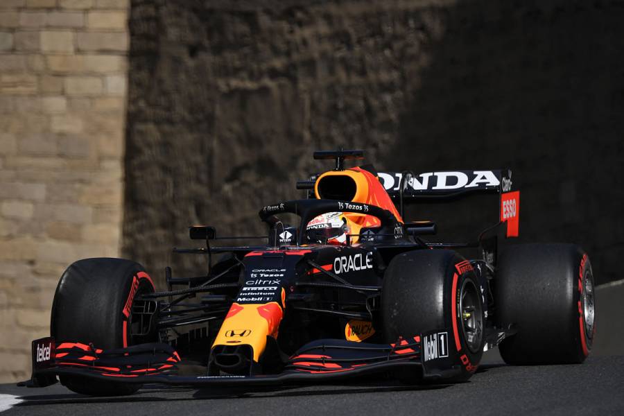 Charles Leclerc logra la “pole” en GP de Azerbaiyán; Checo Pérez saldrá séptimo