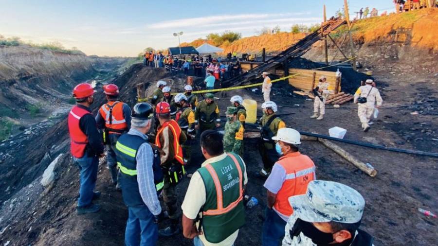 Rescatan cuerpo de minero atrapado en derrumbe de Múzquiz, Coahuila