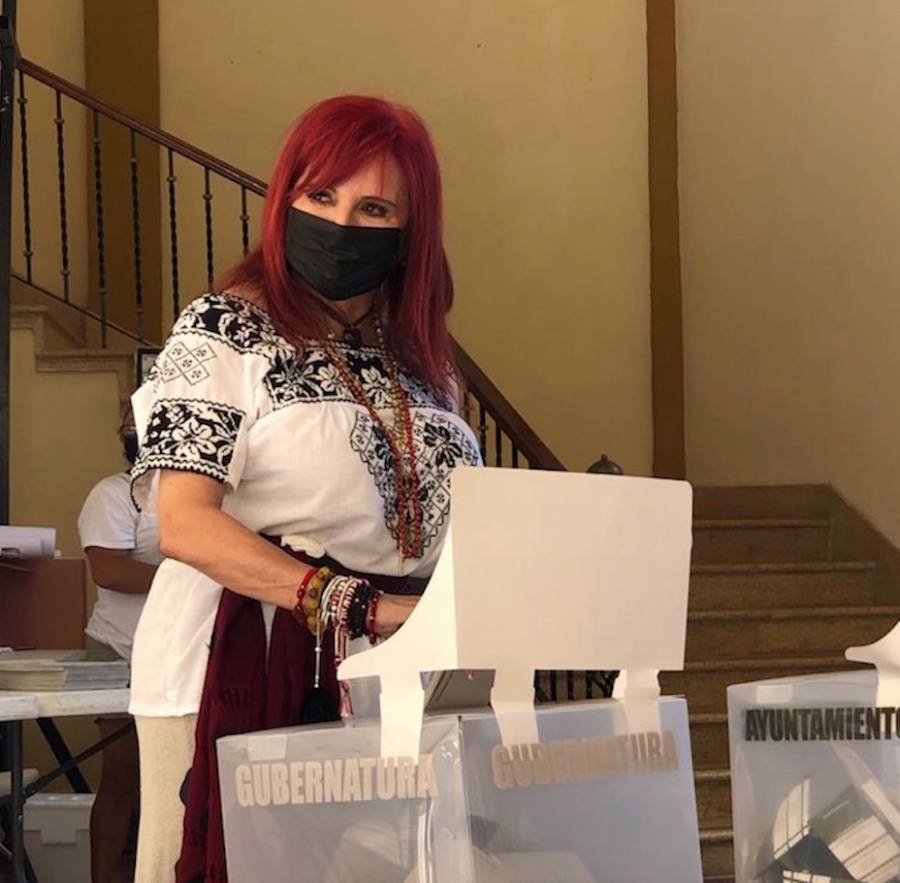 Lamenta Layda Sansores retraso en apertura de casillas en Campeche