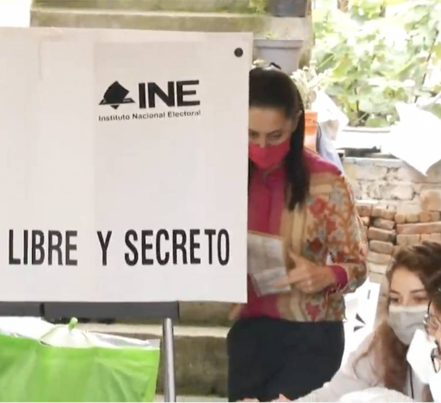 Emite su voto la jefa de Gobierno, Claudia Sheinbaum