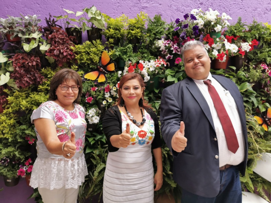 Clara Brugada acude a votar en la alcaldía Iztapalapa