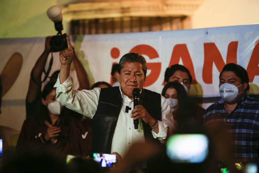 Aventaja David Monreal en Zacatecas