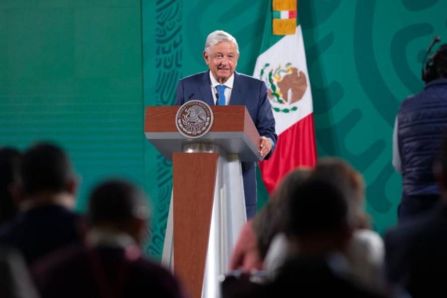 Le pedir&eacute; permiso a Anaya para tomarme una caguama Pac&iacute;fico: AMLO