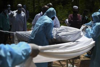 India bate nuevo r&eacute;cord de muertes por COVID-19