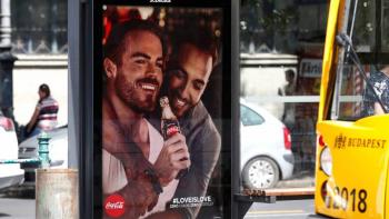 En Hungr&iacute;a buscan prohibir la promoci&oacute;n del cambio de sexo en menores