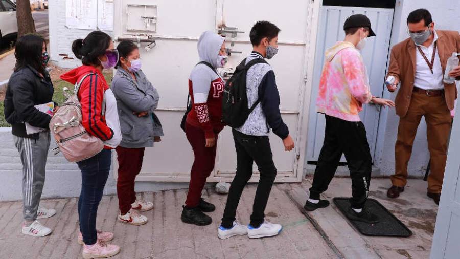 Detectan primer caso de Covid-19 en secundaria capitalina