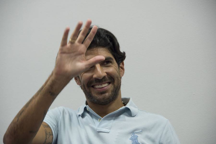 ¡Adiós, vaquero! El “Loco” Abreu anuncia su retiro con récord de 31 equipos