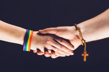 Bendecir a parejas homosexuales: 