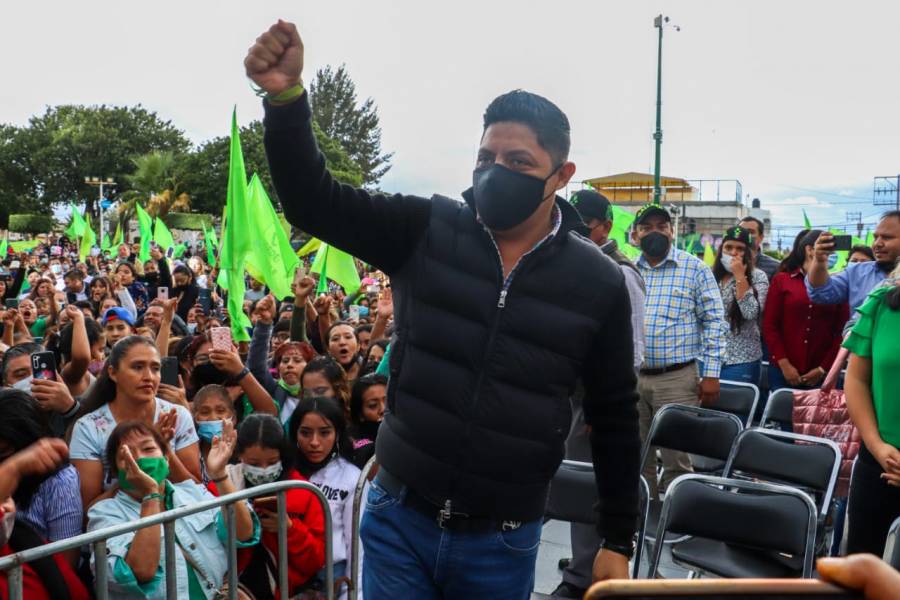 El Pollo Gallardo celebra ratificación de su victoria
