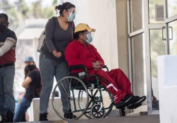IMSS reconvirti&oacute; casi 20 mil camas para atender a pacientes con Covid-19