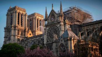 Piden fondos para hacer arreglos interiores en la catedral Notre-Dame de París