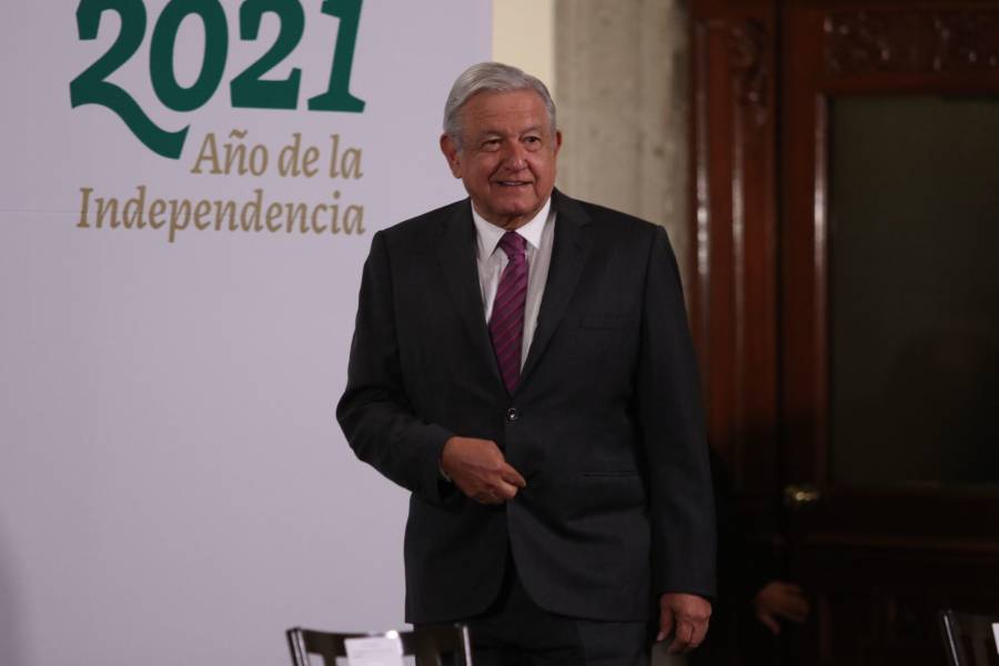Ni con mis hijos hablaré de política en 2024: AMLO