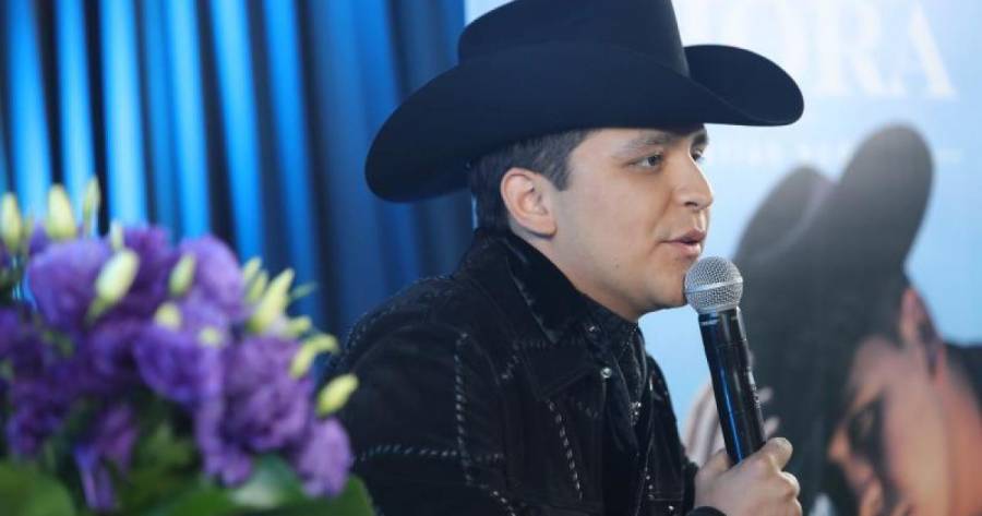 Así reaccionó Nodal cuando la prensa le preguntó si Belinda y él serán papás este 2021