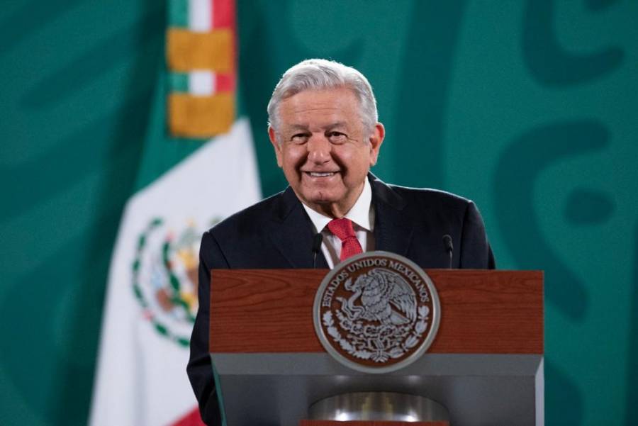 AMLO anuncia parque de energía solar en Sonora