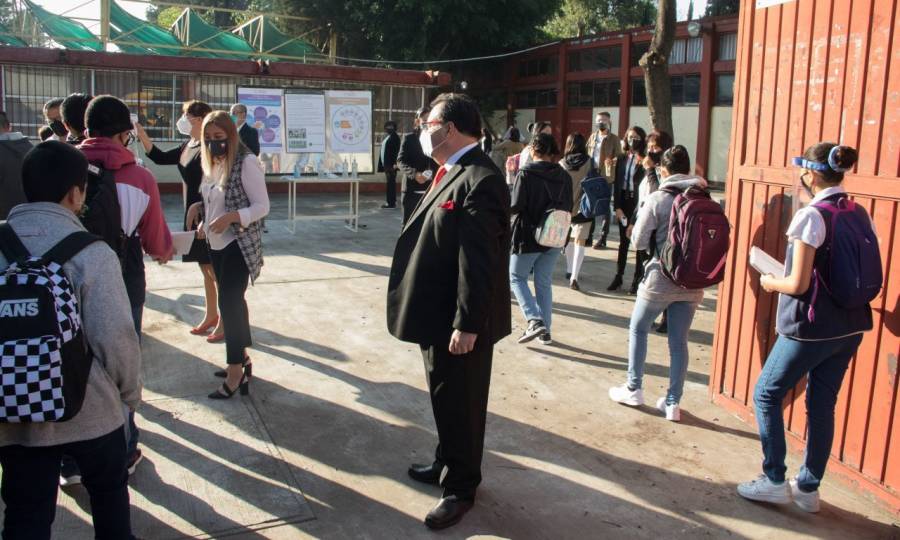 En Edomex regresaron 300 mil alumnos a clases presenciales