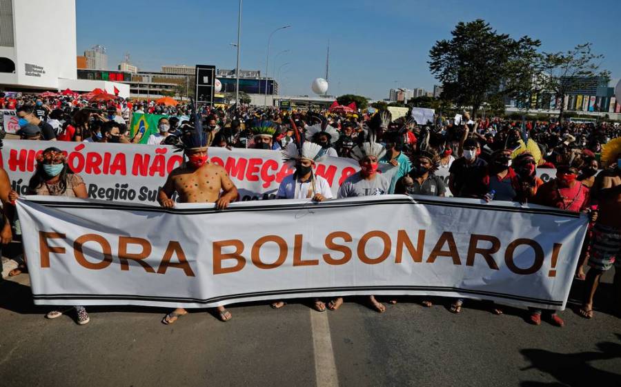 Brasile&ntilde;os salen a las calles a protestar contra Bolsonaro