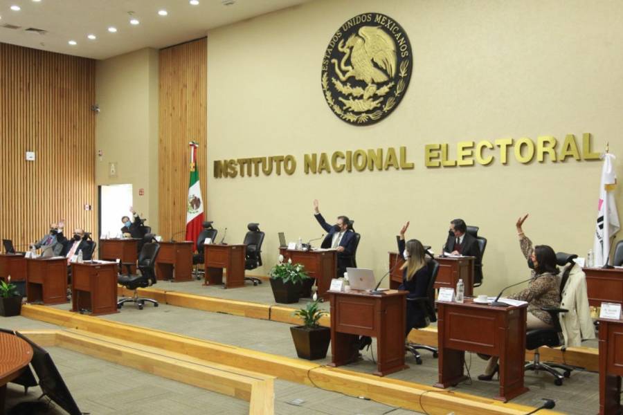 Libran Samuel García y Ricardo Gallardo primeras sanciones de fiscalización del INE
