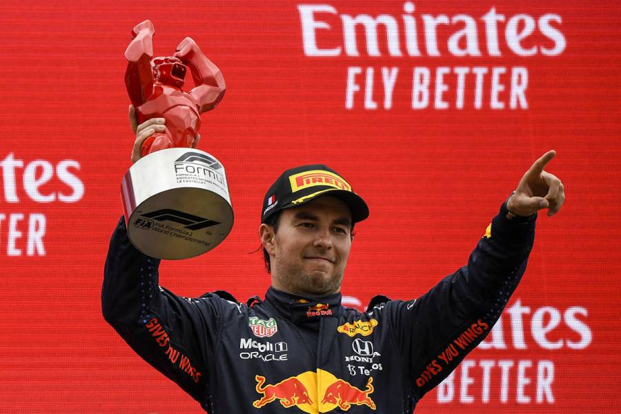 Checo Pérez se sube al podio del GP de Francia y Max Verstappen se corona