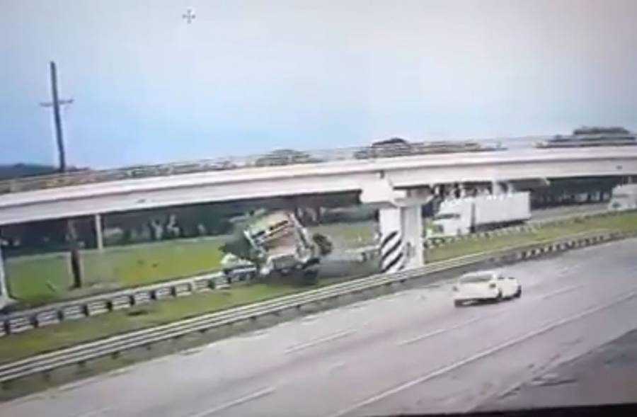 Video: Así se accidentó un tráiler en la autopista México-Querétaro