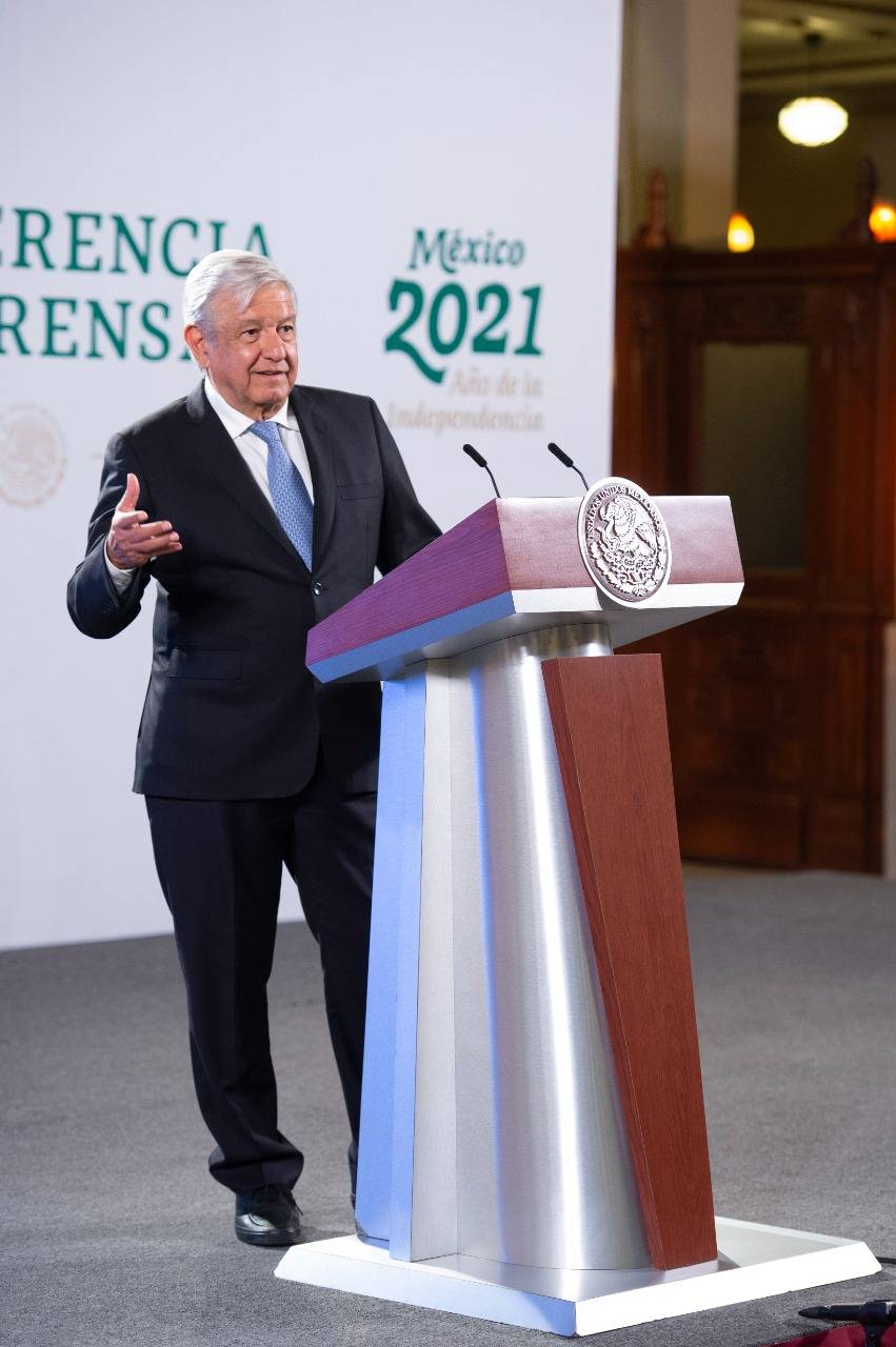 AMLO señala a la clase media manipulada como la que permitió el fascismo de Hitler