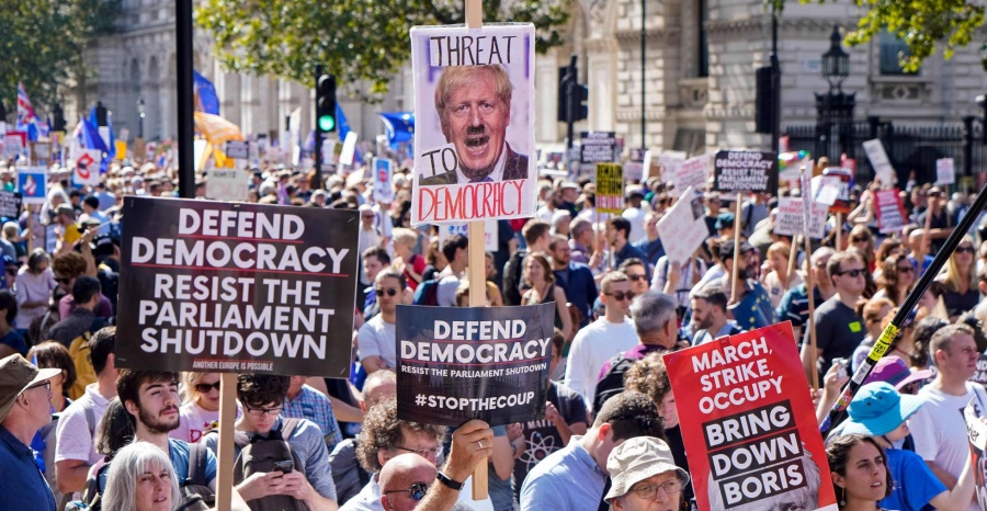 En Londres se manifiestan contra las restricciones anticovid
