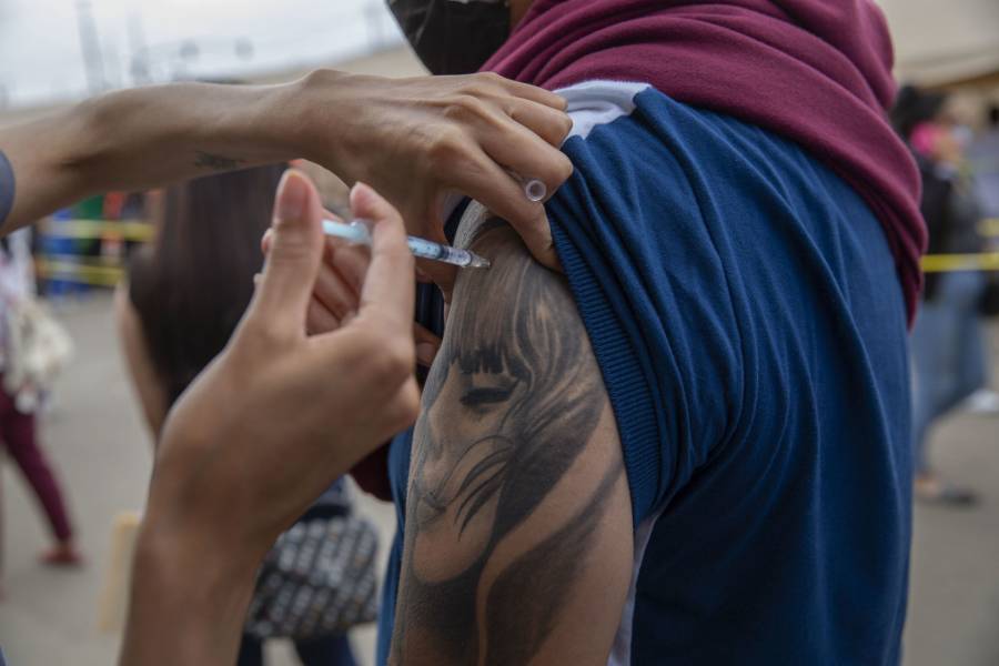 Aumentan 2 mil 384 los nuevos casos de coronavirus; Chiapas, entidad con menor población vacunada