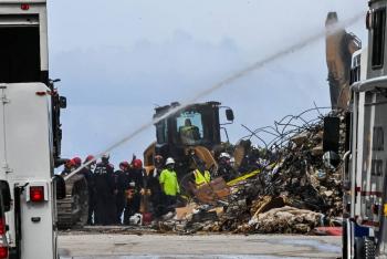 Asciende a cinco los muertos por colapso de edificio en Miami