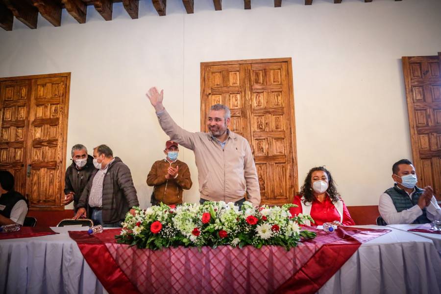 Gobernador electo de Michoacán, positivo a Covid-19
