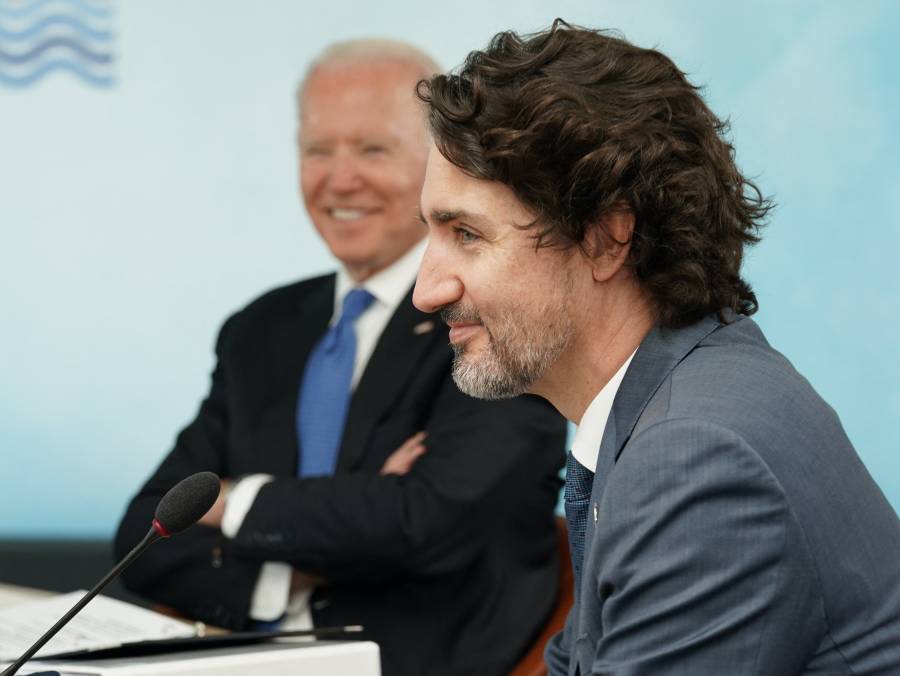 Biden acepta apostar con Trudeau sobre final de la liga de hockey sobre hielo