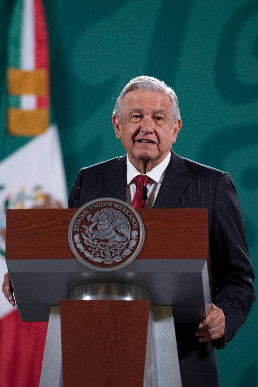 Medios criticaron derrumbe de L 12 pero no de edificio en Miami: AMLO