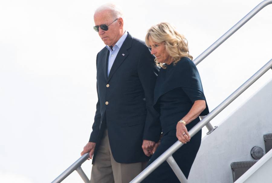 Biden viaja a Florida a acompa&ntilde;ar a familiares de v&iacute;ctimas de edificio derrumbado