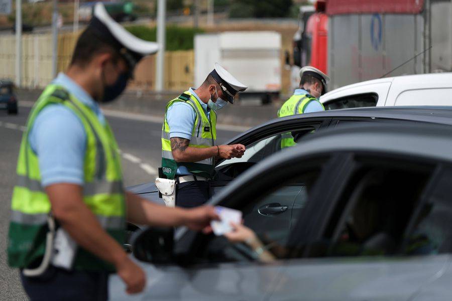 Vuelven a imponer toque de queda en Portugal