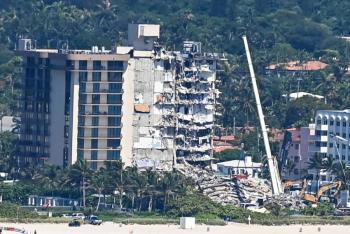 Reanudan labores de rescate en edificio colapsado de Miami