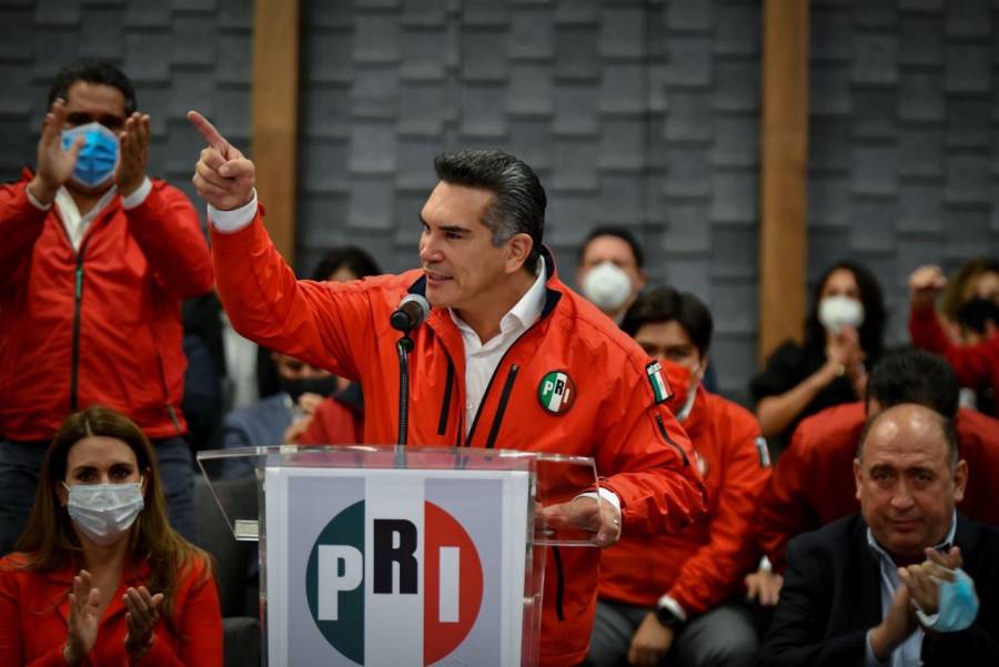En sede alterna, Moreno señala que no hay lugar en el PRI para los cobardes