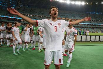 Dinamarca sigue en su cuento de hadas y alcanza semifinales de Eurocopa
