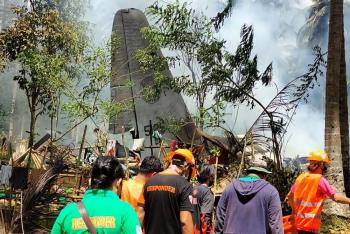 Accidente de avi&oacute;n militar en Filipinas deja m&aacute;s de 45 muertos