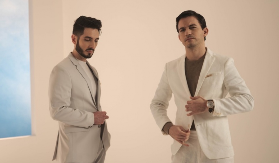 Dueto venezolano Lagos escala en los charts con “Mónaco”