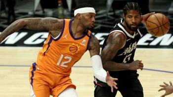 Phoenix contra Milwaukee, una ins&oacute;lita final de NBA pendiente de Antetokounmpo