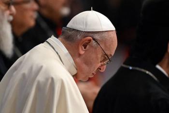 El Papa Francisco permanecer&aacute; internado 7 d&iacute;as tras operaci&oacute;n