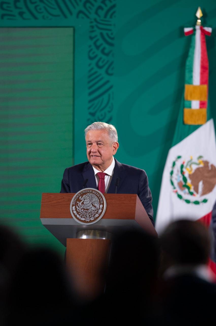 ‘No se dejen manipular por grupos delictivos’, pide AMLO a población de Aguililla