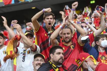 Alemania autoriza hasta 25 mil espectadores en estadios de Bundesliga