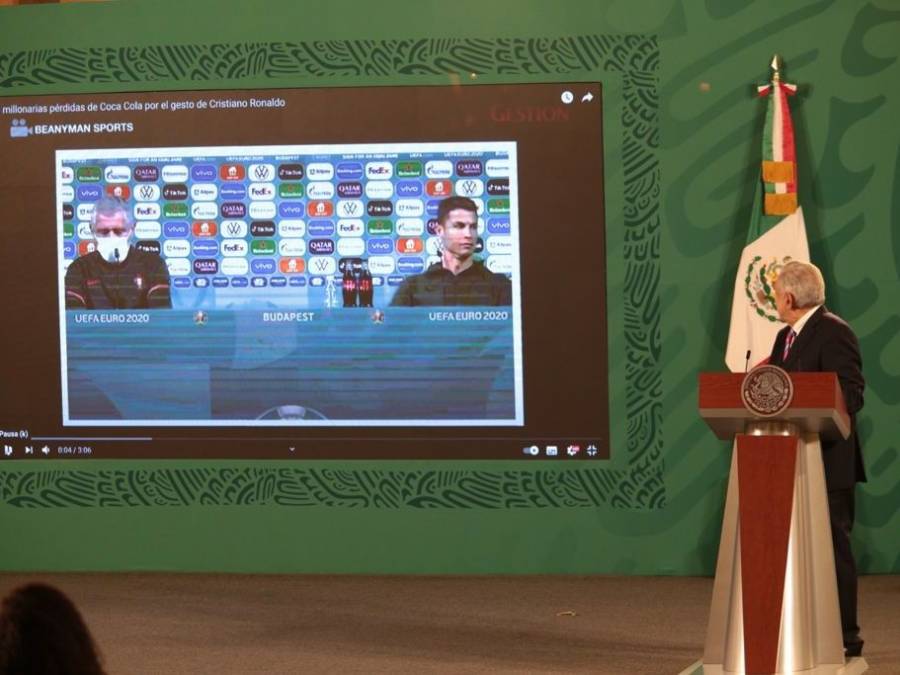 Tengan para que aprendan, dice AMLO sobre rechazo de Ronaldo a Coca-Cola