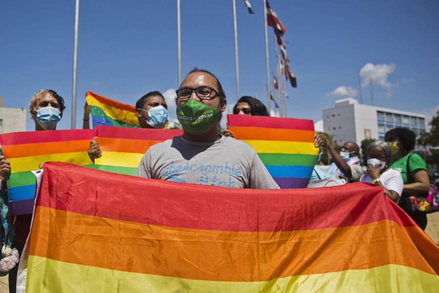 WeChat elimina cuentas LGBT y colectivos feministas en China
