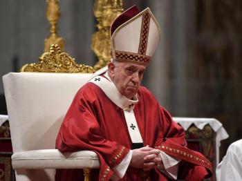 Papa Francisco condena 